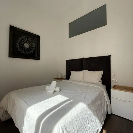 Centric 2 Bedroom Apartment-3